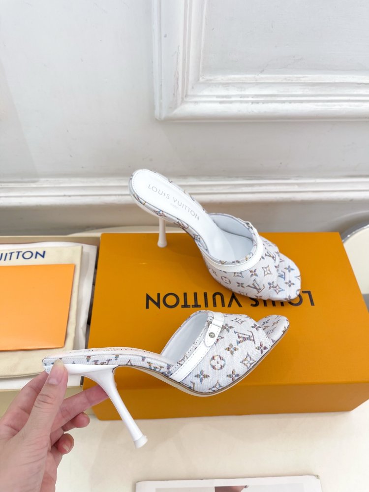 Босоножки фото 4