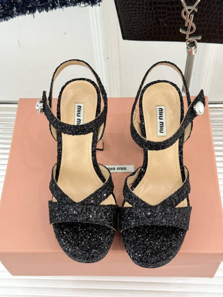 Босоножки фото 4