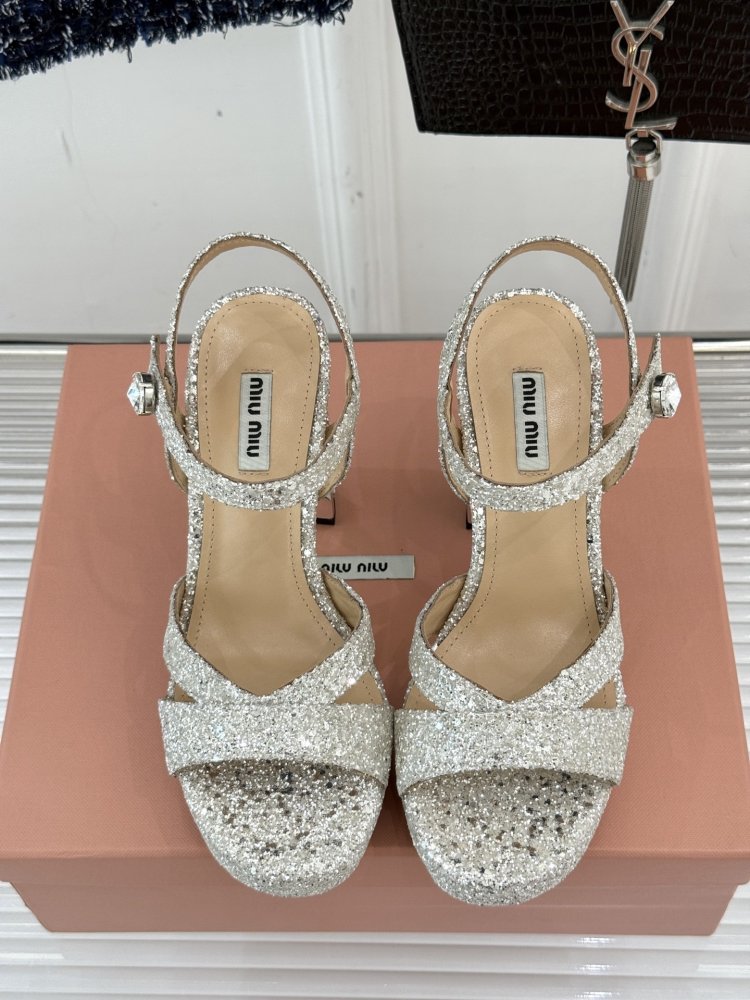 Босоножки фото 4