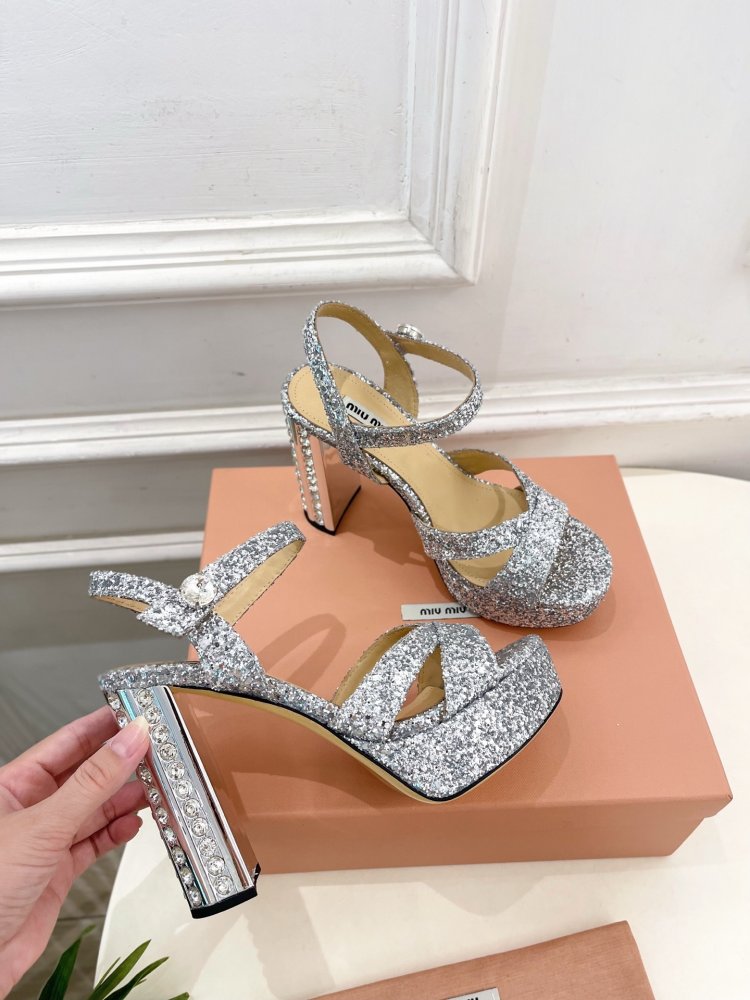 Босоніжки фото 4