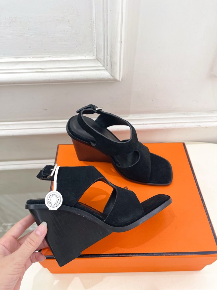 Босоножки фото 4