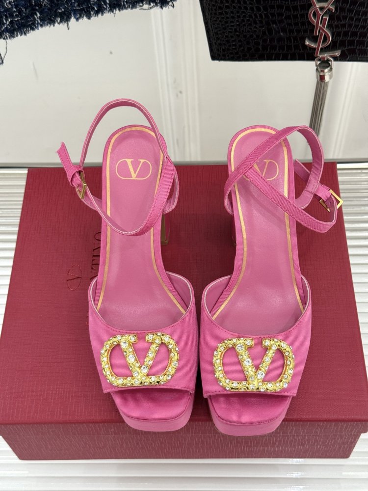 Босоножки фото 4