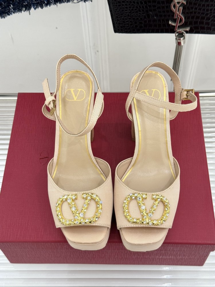 Босоножки фото 4