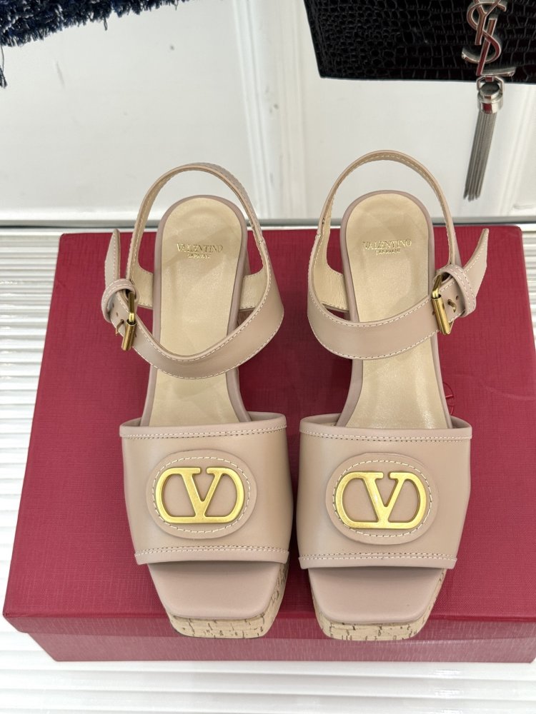 Босоножки фото 4