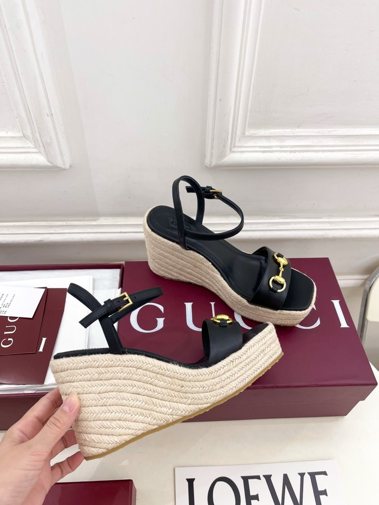 Босоножки фото 4