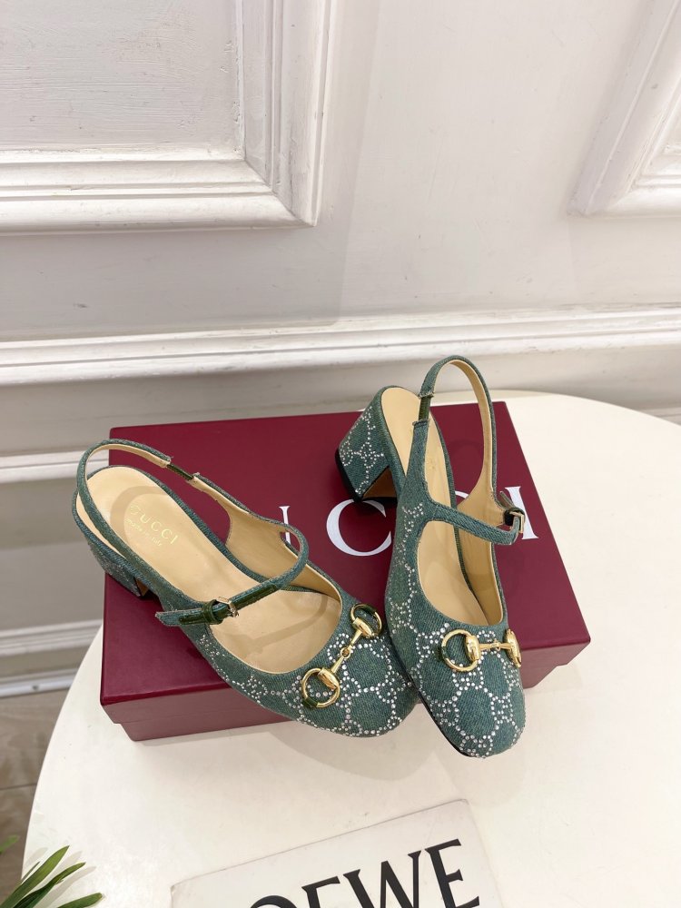 Босоножки фото 4