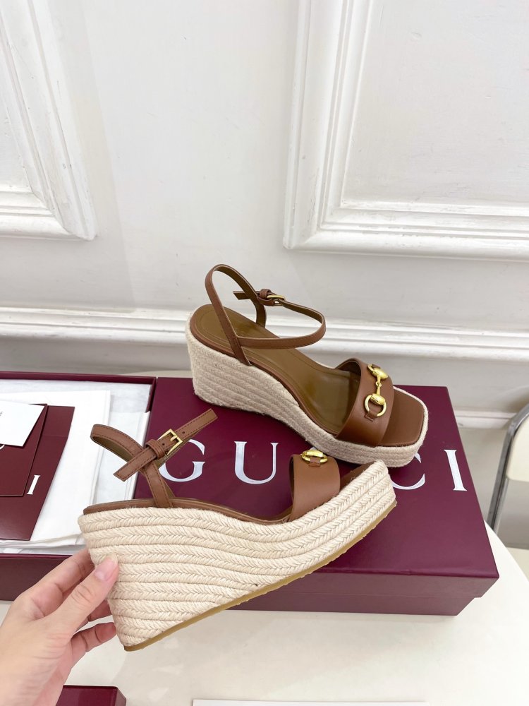 Босоножки фото 4