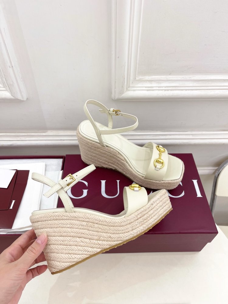 Босоніжки фото 4