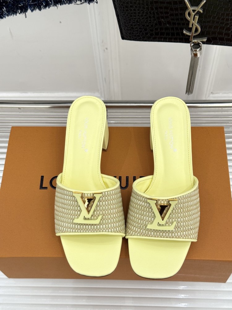 Босоніжки фото 4