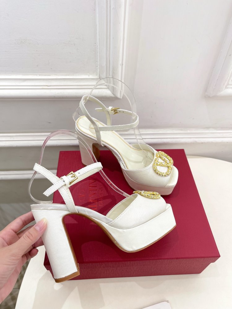 Босоножки фото 4