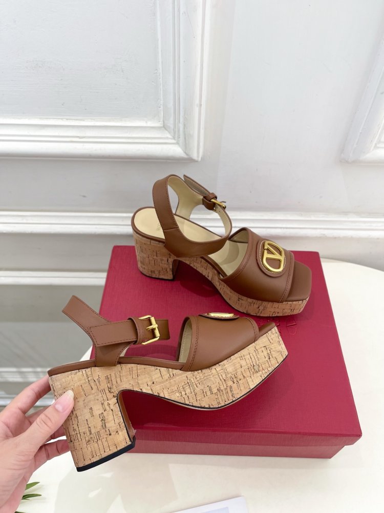 Босоножки фото 4