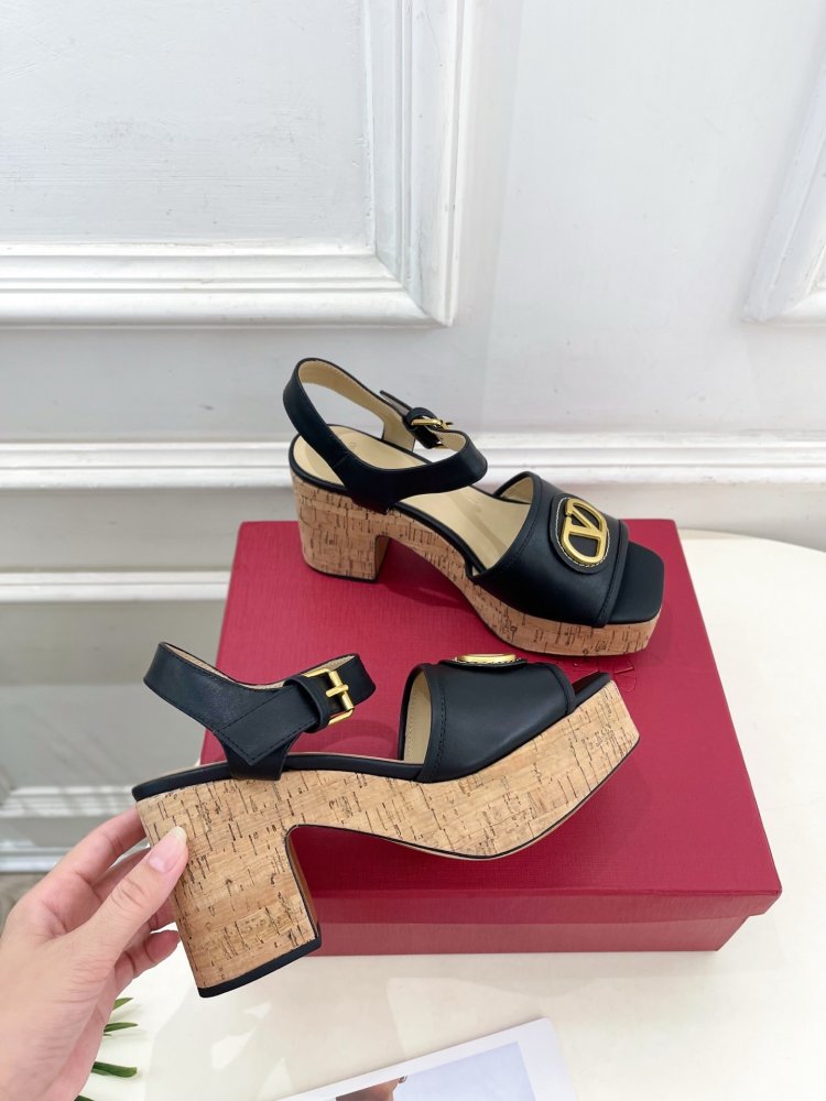 Босоніжки фото 4