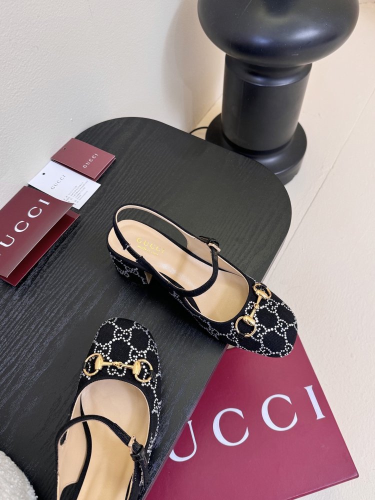 Босоножки фото 4