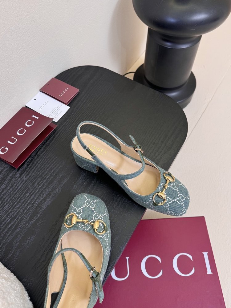 Босоножки фото 4