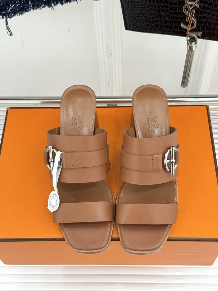 Босоножки фото 4