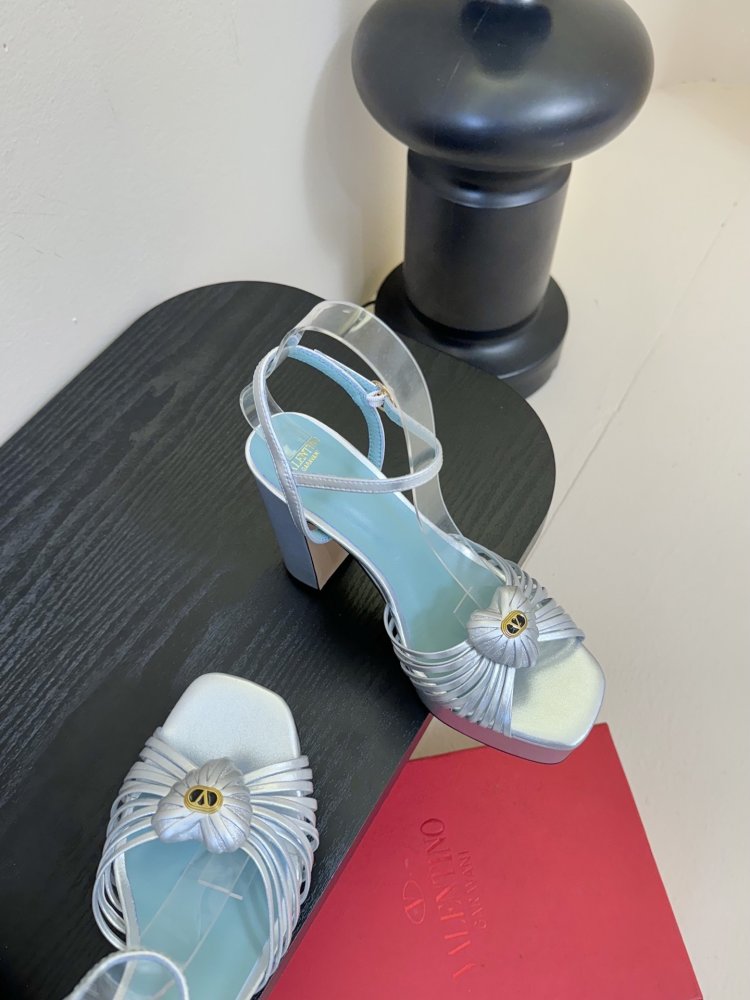 Босоніжки фото 4