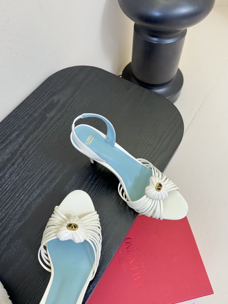 Босоніжки фото 4