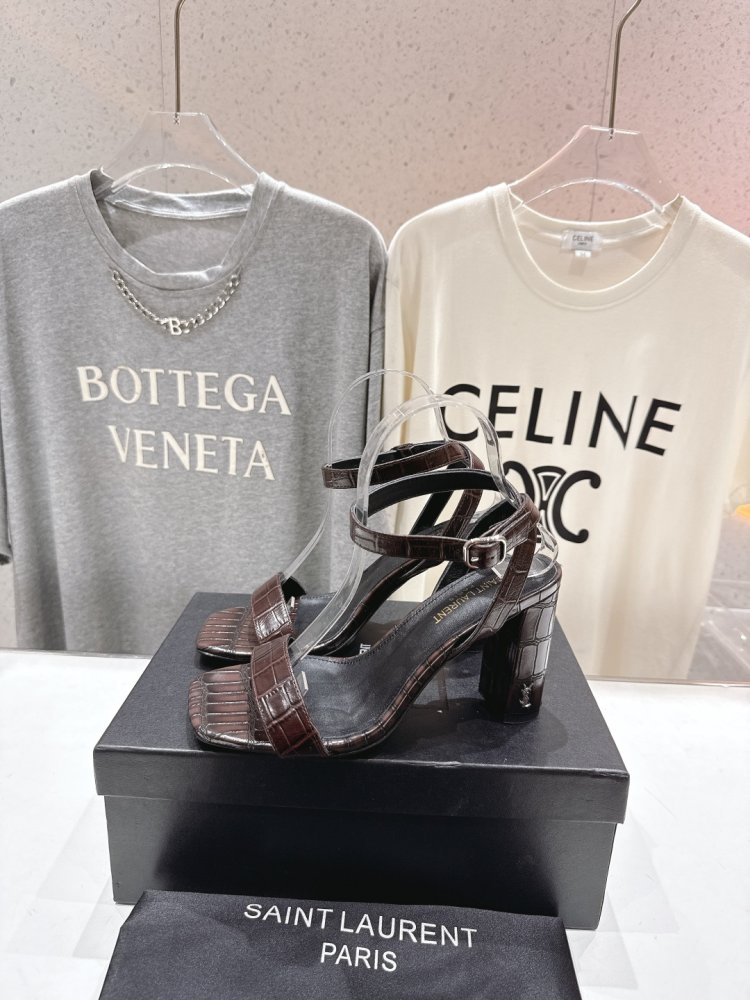 Босоніжки фото 4