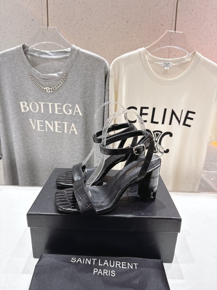 Босоніжки фото 4