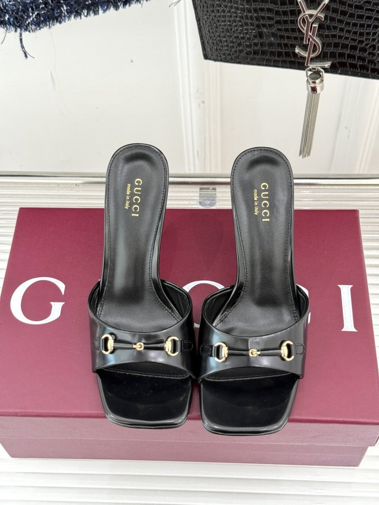 Босоножки фото 4