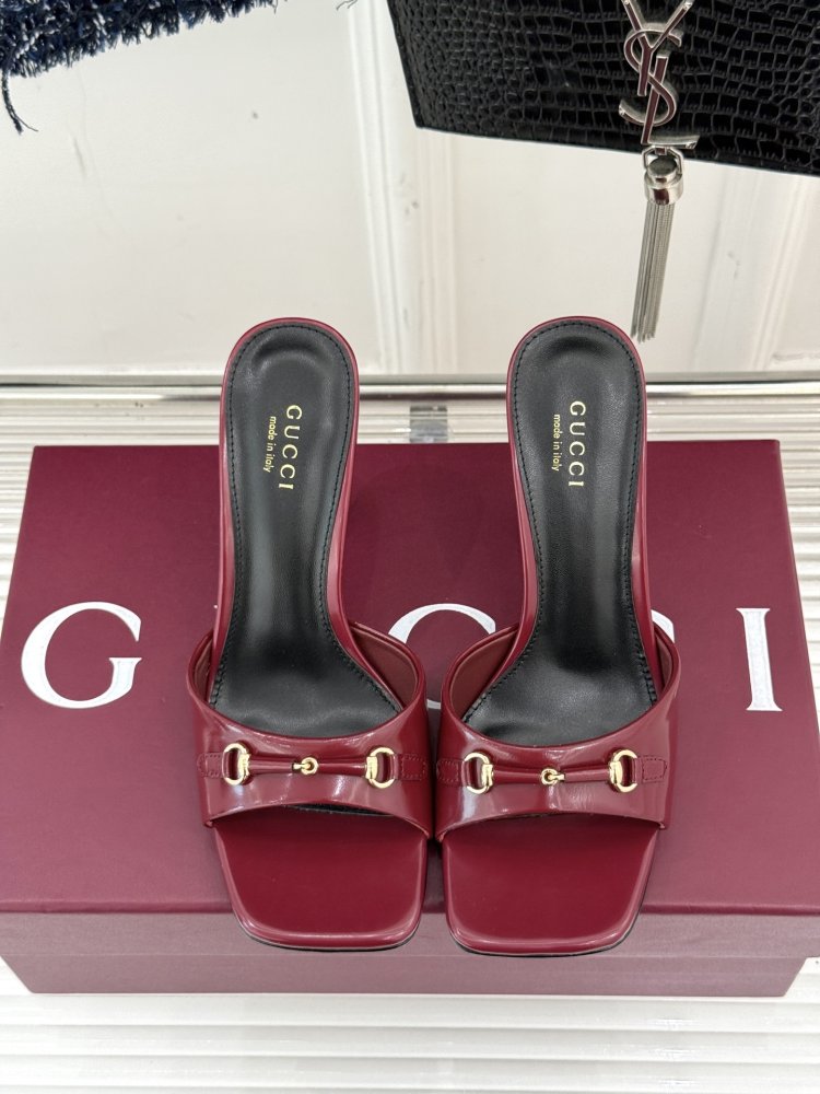 Босоножки фото 4