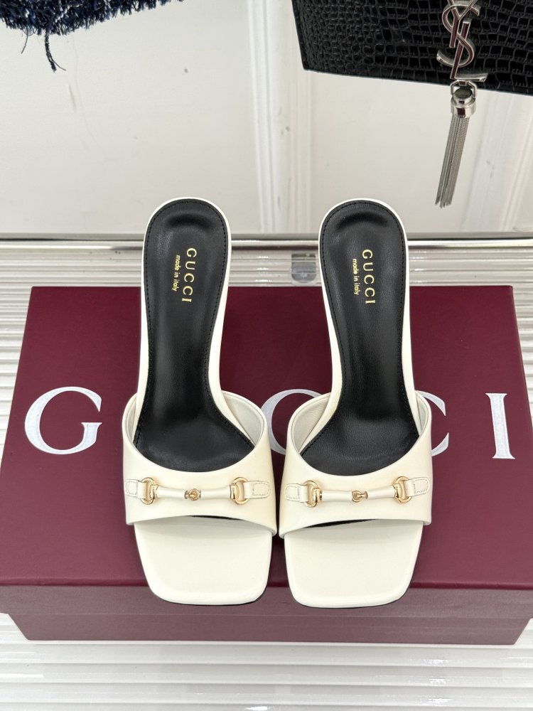 Босоножки фото 4