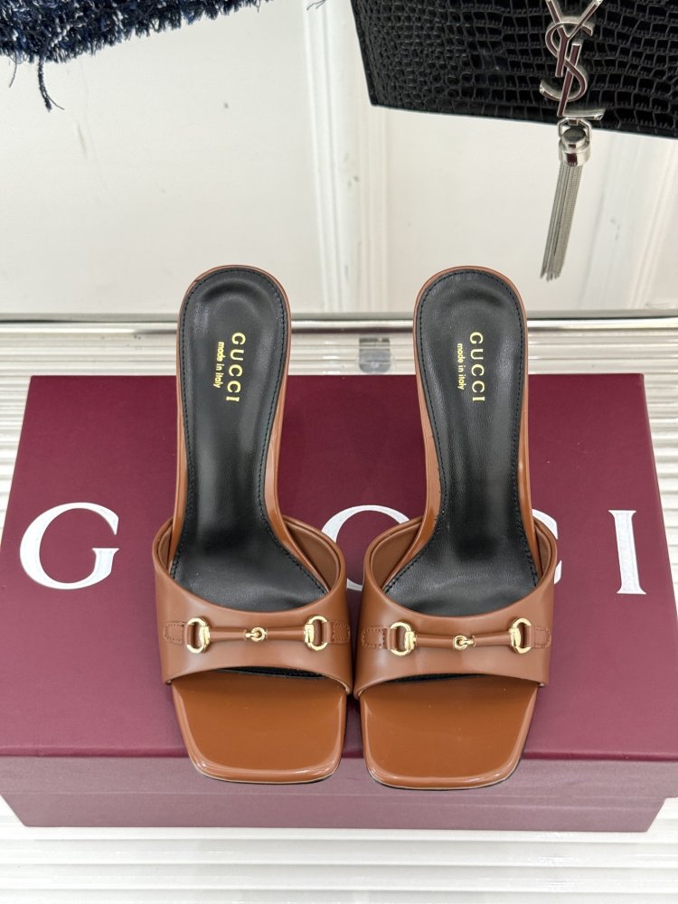 Босоножки фото 4