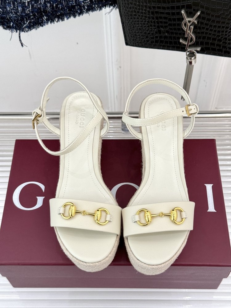 Босоножки фото 4