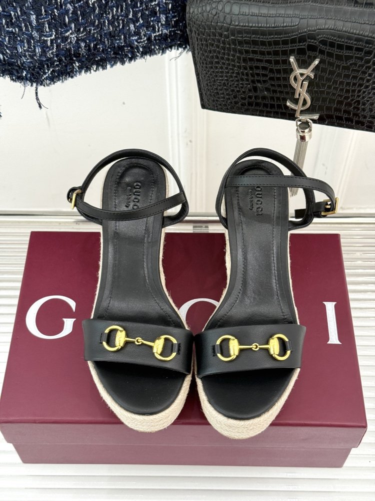 Босоножки фото 4