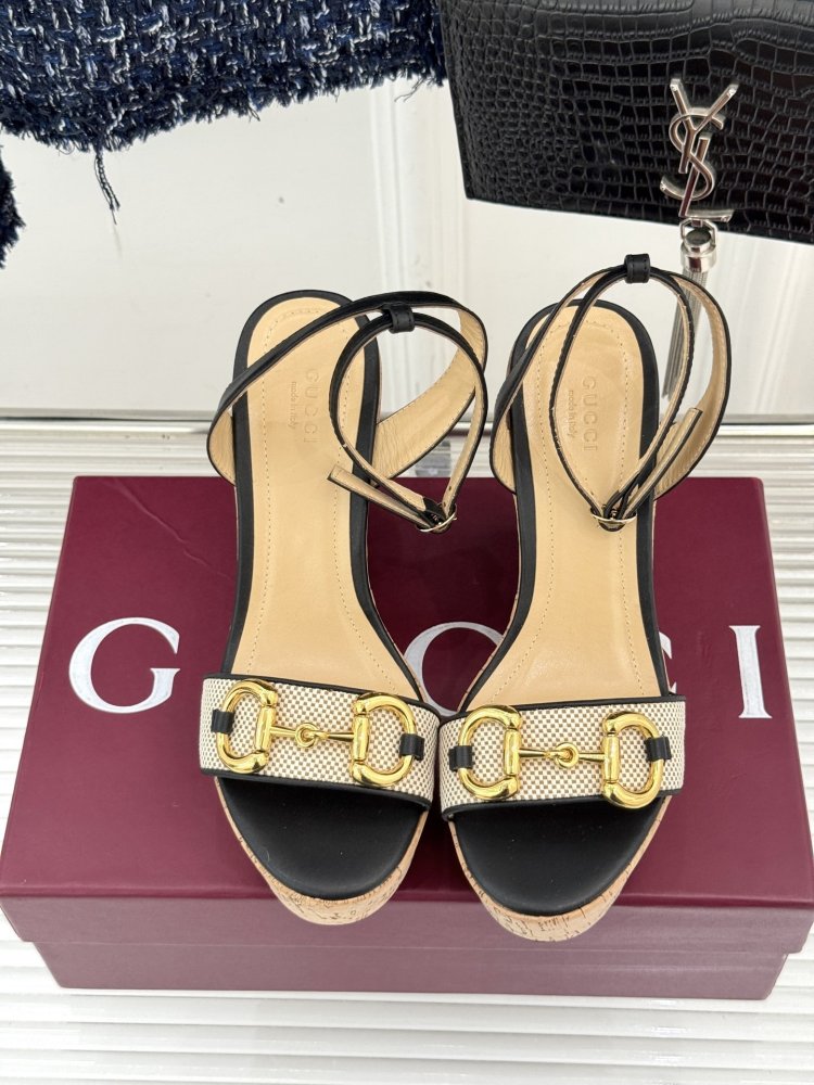 Босоножки фото 4