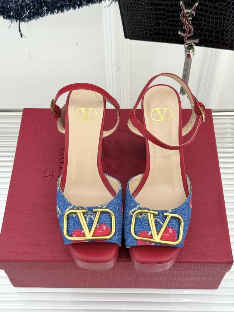 Босоножки фото 4