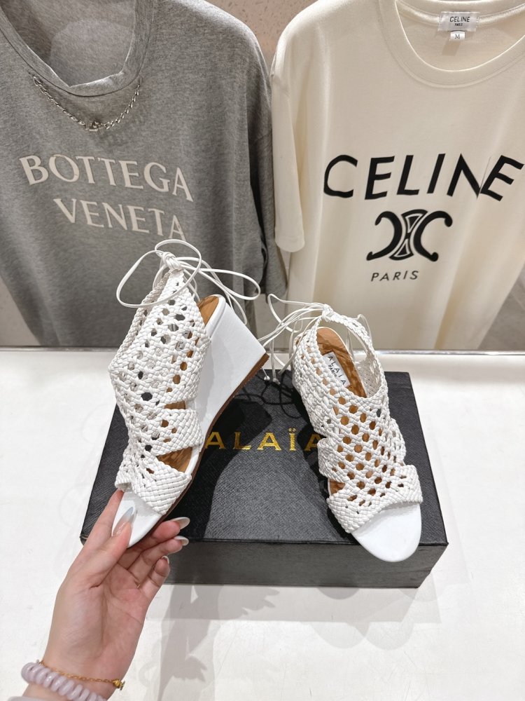 Босоніжки фото 4