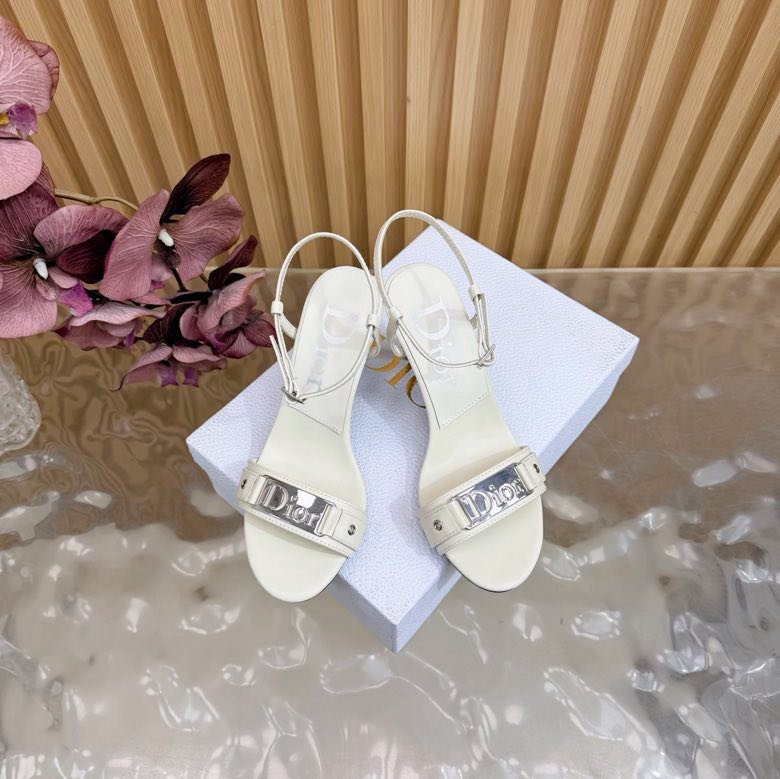 Босоножки фото 4