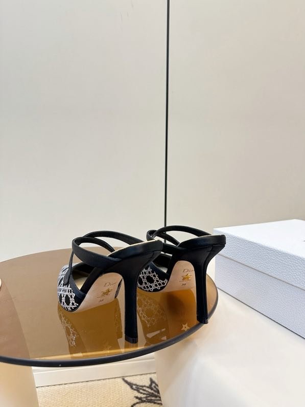 Босоніжки фото 4