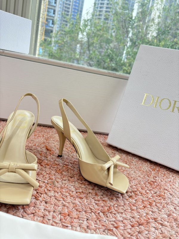 Босоніжки фото 4