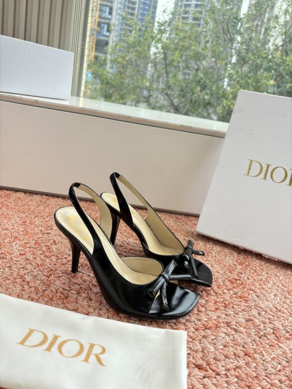 Босоніжки фото 4