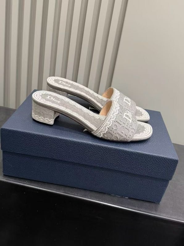 Босоножки фото 4