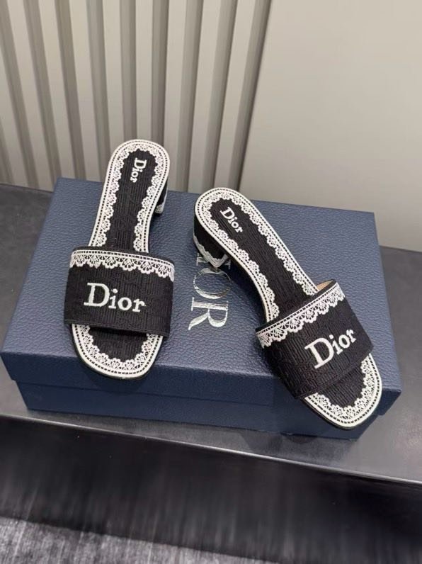 Босоножки фото 4