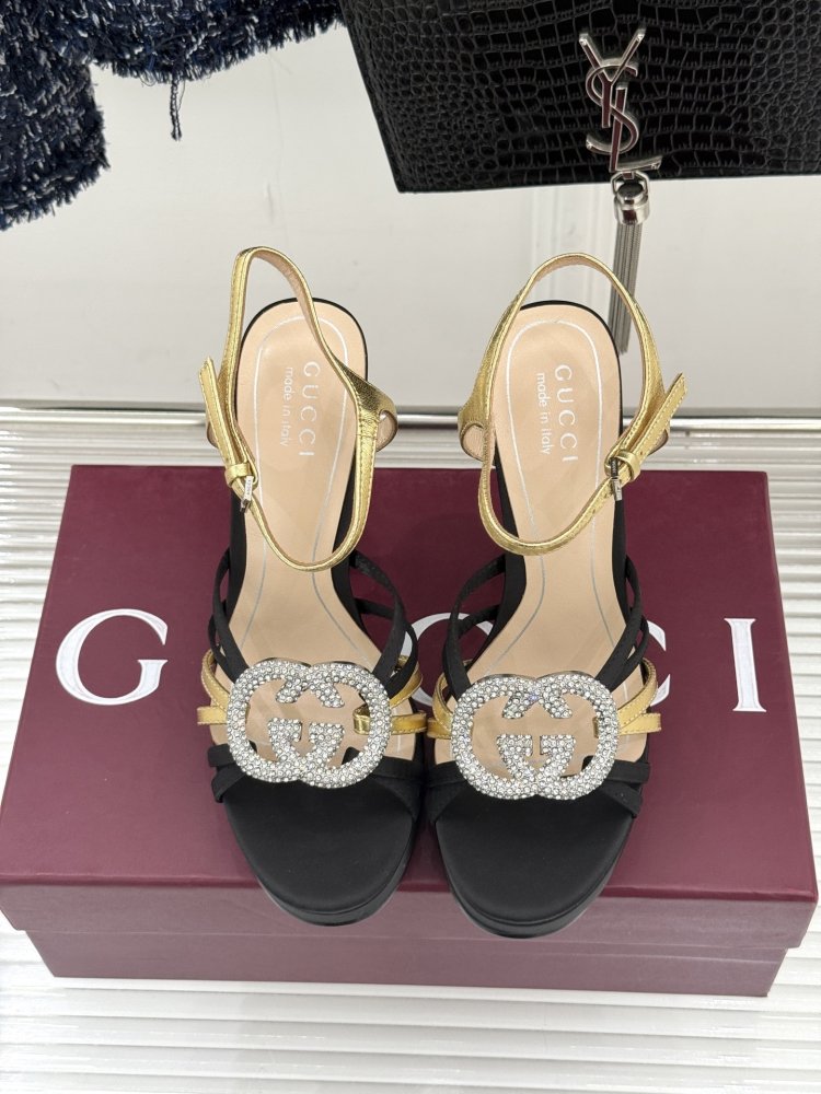 Босоножки фото 4