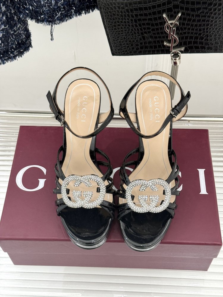 Босоножки фото 4