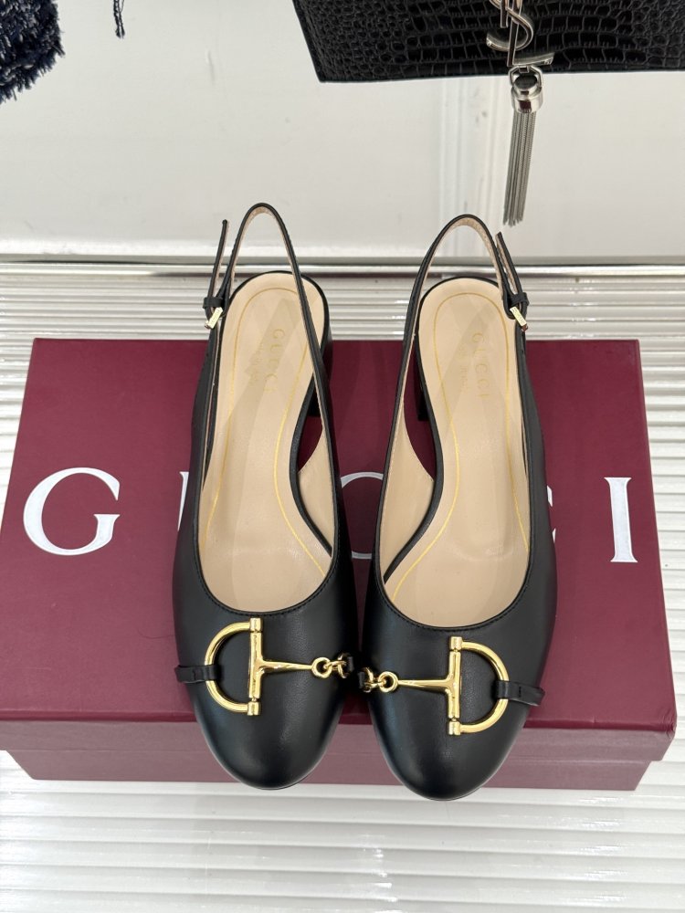 Босоножки фото 4