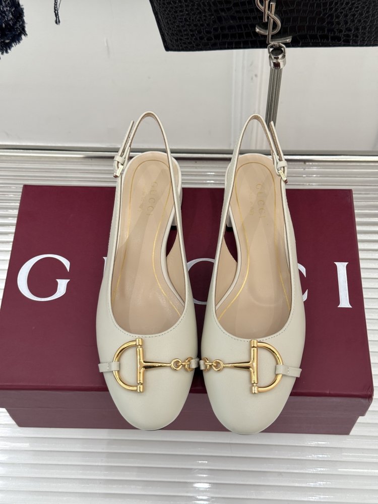 Босоножки фото 4