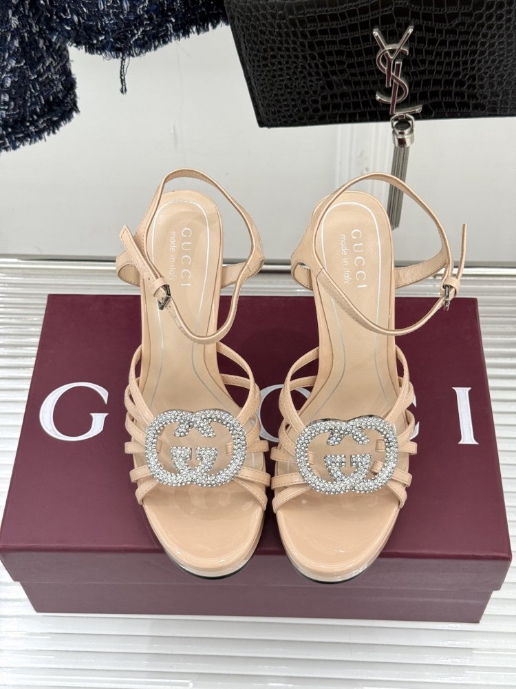 Босоножки фото 4