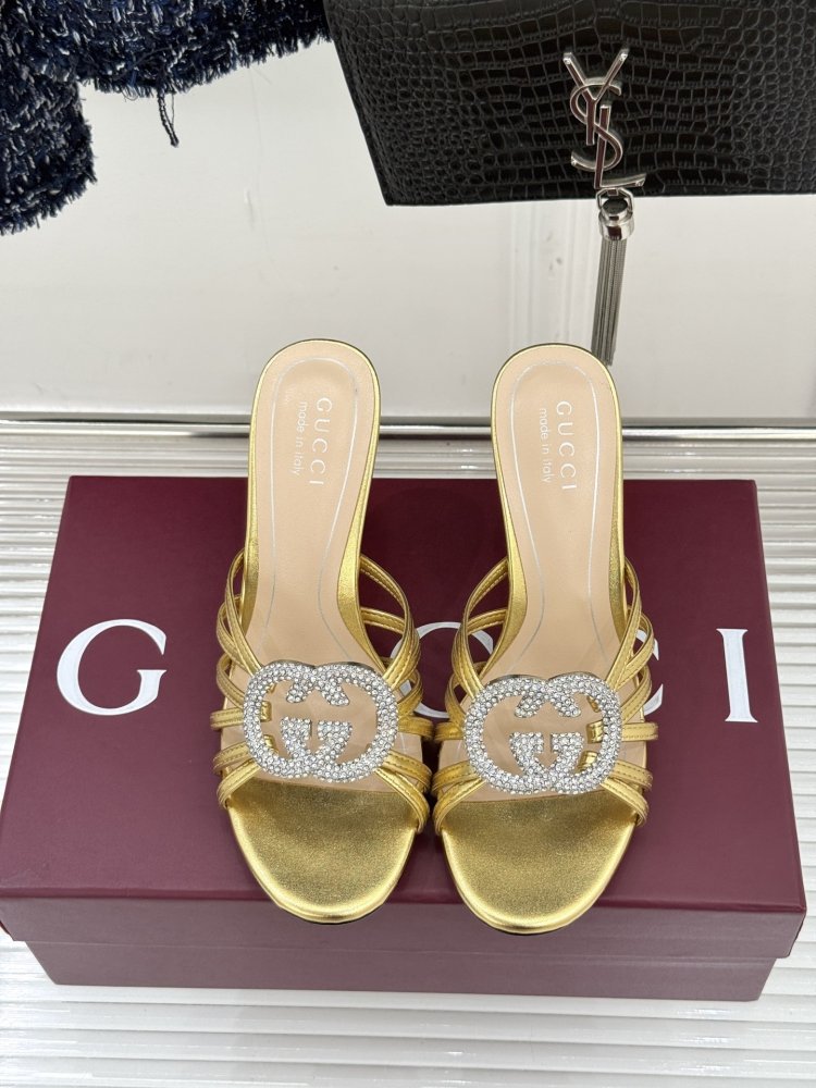 Босоножки фото 4