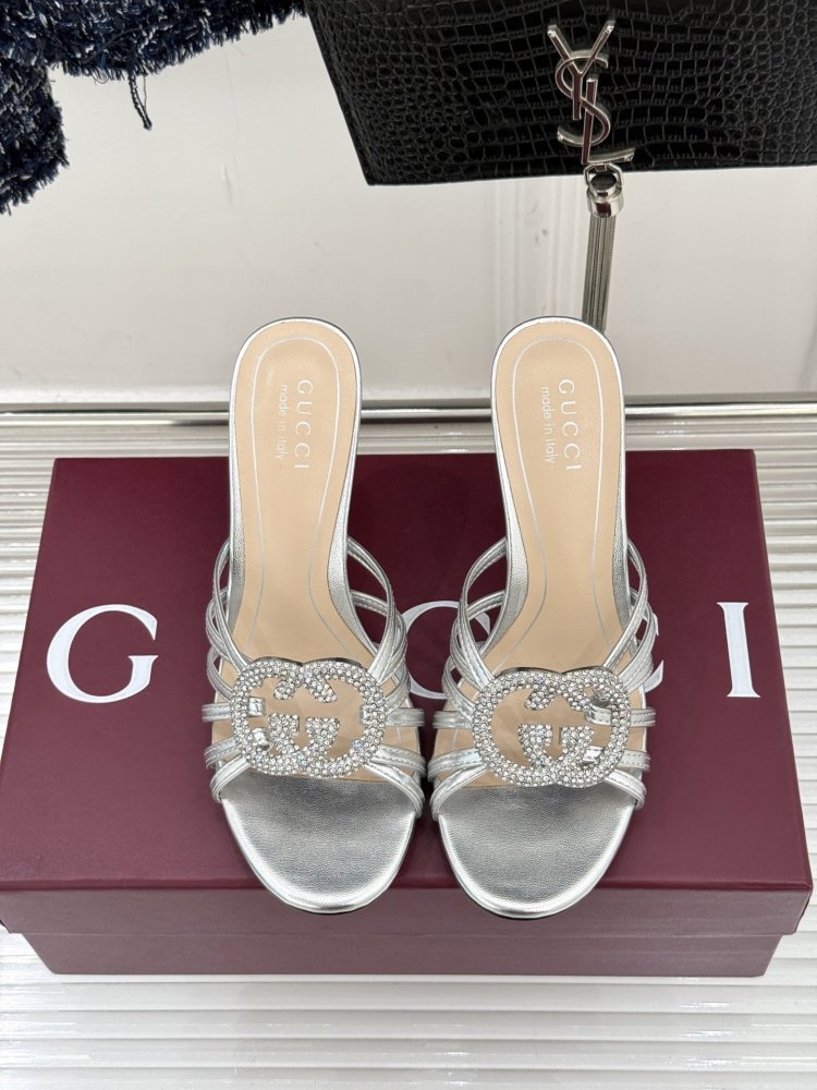 Босоножки фото 4