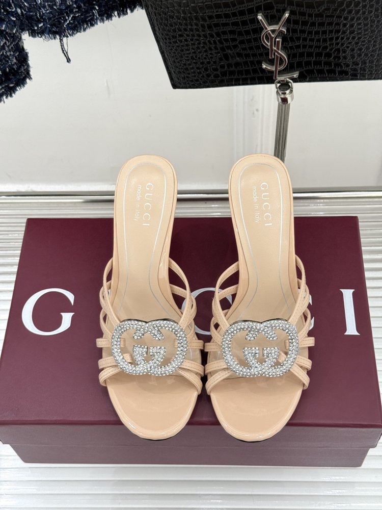 Босоножки фото 4