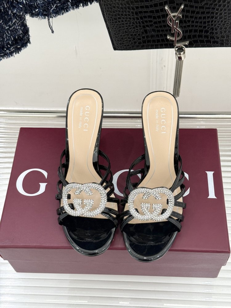 Босоножки фото 4