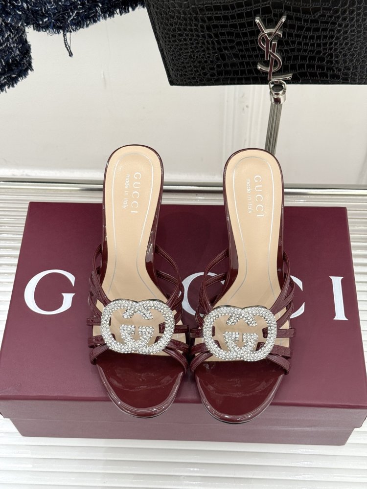 Босоножки фото 4