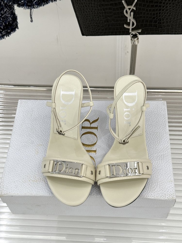 Босоножки фото 4