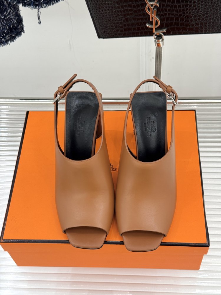 Босоножки фото 4